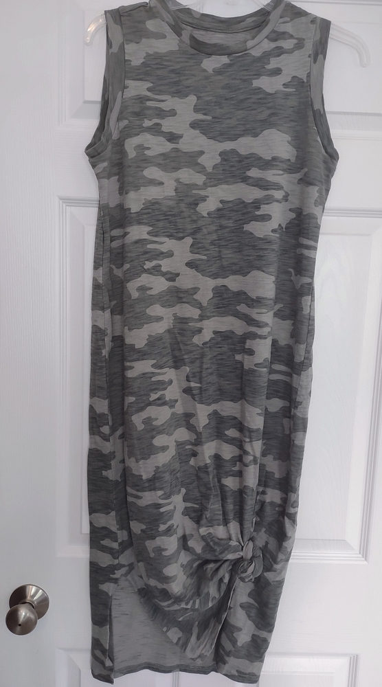 Universal thread camo midi dress